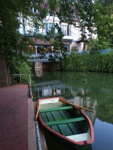 the Seine's tributary here actually goes under the Moulin de Connelles Restaurant